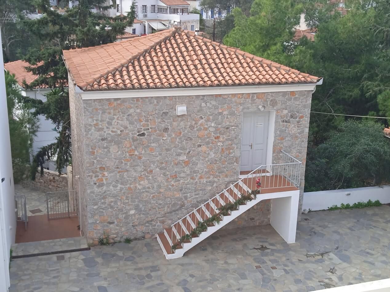 Βοηθητικές Εγκαταστάσεις Γυμνασίου Ύδρας