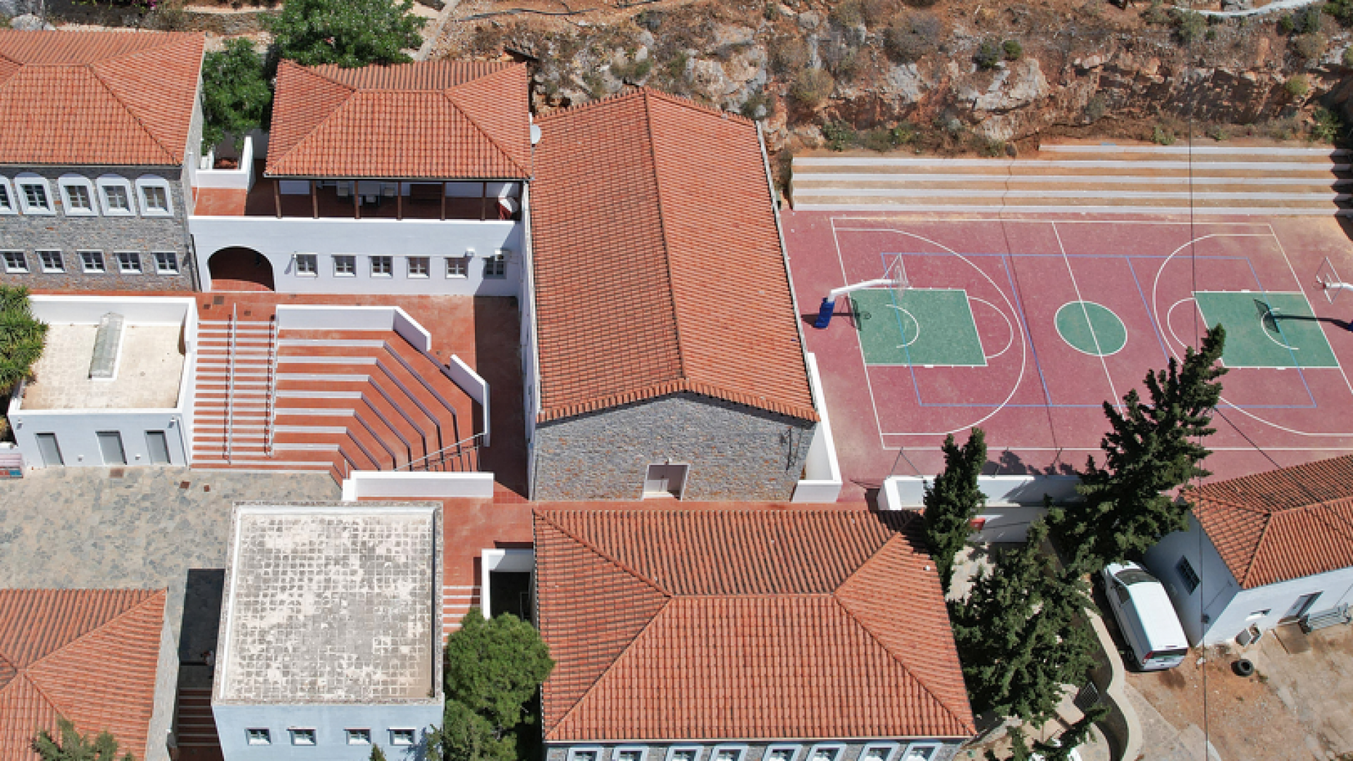 Φωτογραφία πρόσοψης κτηρίου Γυμνασίου Ύδρας