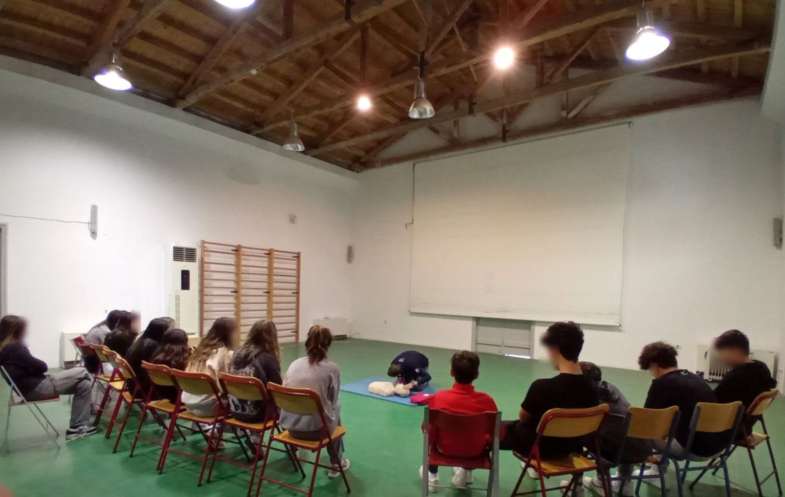 Μαθητές από το εκπαιδευτικό πρόγραμμα «Kids save lives/Τα παιδιά σώζουν ζωές»