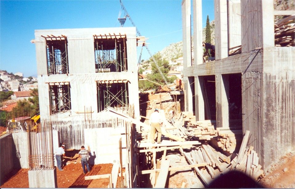 Φωτογραφία από την κατασκευή του κτιρίου του σχολείου
